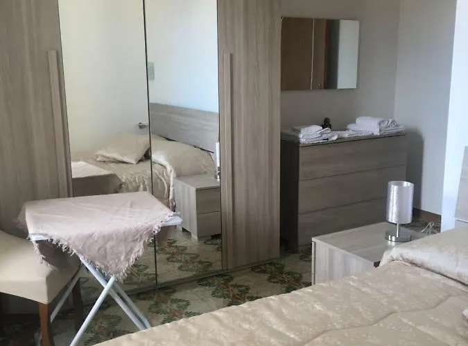 בית הארחה Le Rose Di Santina *